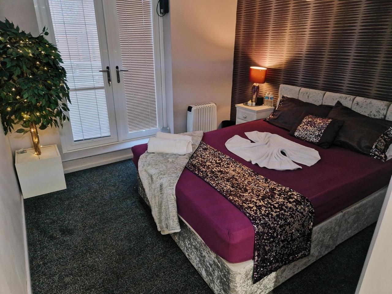 The Ivy Garden Suite (Adults Only) Handsworth Esterno foto